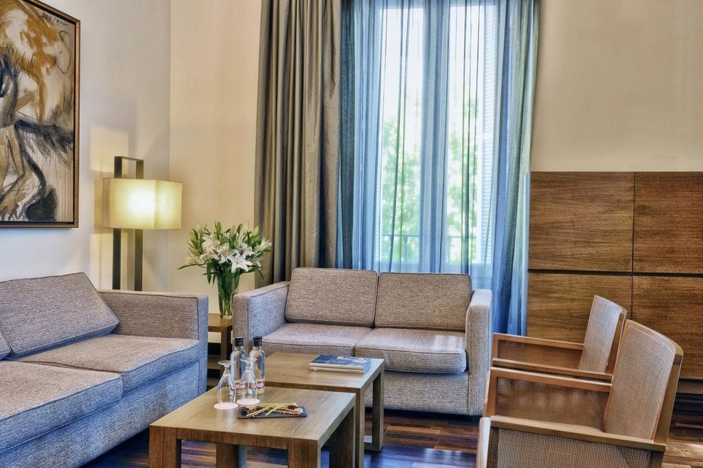 Nh Collection Madrid Palacio De Tepa Exterior foto A living room at the hotel