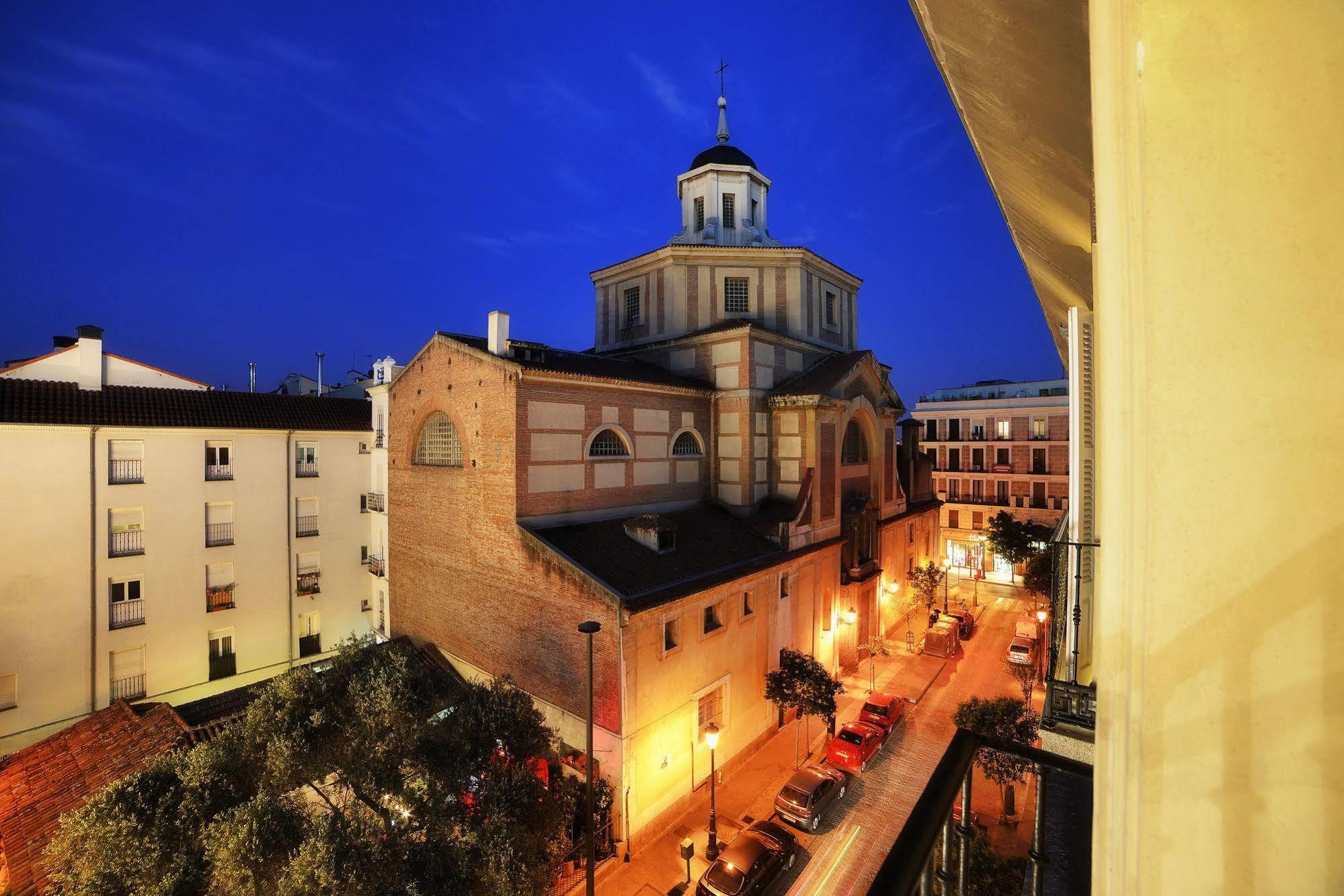 Nh Collection Madrid Palacio De Tepa Exterior foto The church of San Lorenzo